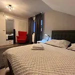 Kwatera prywatna Gemuetliche Dachgeschosswohnung Zur Alleinnutzung Mit Kl Kueche & Bad Bayreuth