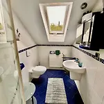 Gemuetliche Dachgeschosswohnung Zur Alleinnutzung Mit Kl Kueche & Bad * Bayreuth