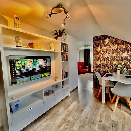 Gemuetliche Dachgeschosswohnung Zur Alleinnutzung Mit Kl Kueche & Bad Homestay