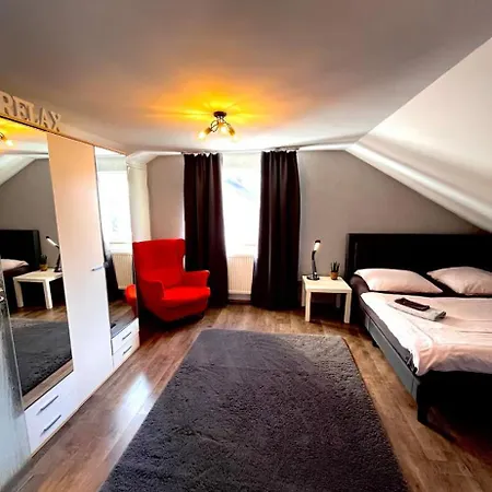 Homestay Gemuetliche Dachgeschosswohnung Zur Alleinnutzung Mit Kl Kueche & Bad *