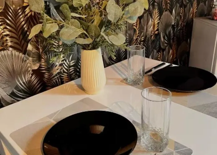 Gemuetliche Dachgeschosswohnung Zur Alleinnutzung Mit Kl Kueche & Bad * Bayreuth