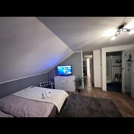 2 Dachgeschoss Privatunterkunft