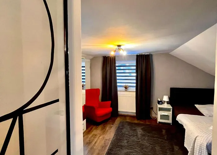 Gemütliche Dachgeschosswohnung zur Alleinnutzung mit kl Küche&Bad *